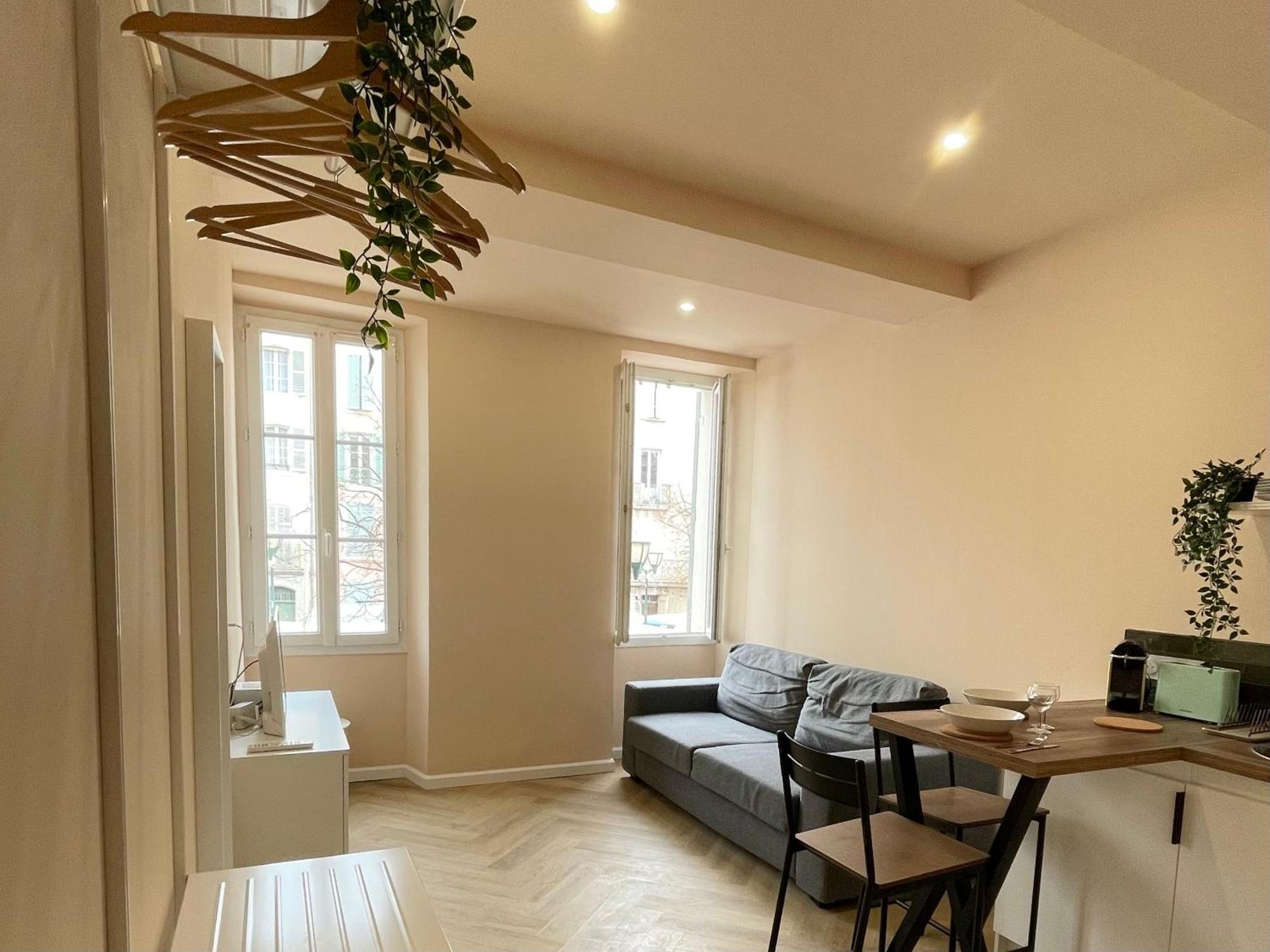 Apartament Studio Malibu Central, Lumineux Et Confortable Hyères Zewnętrze zdjęcie
